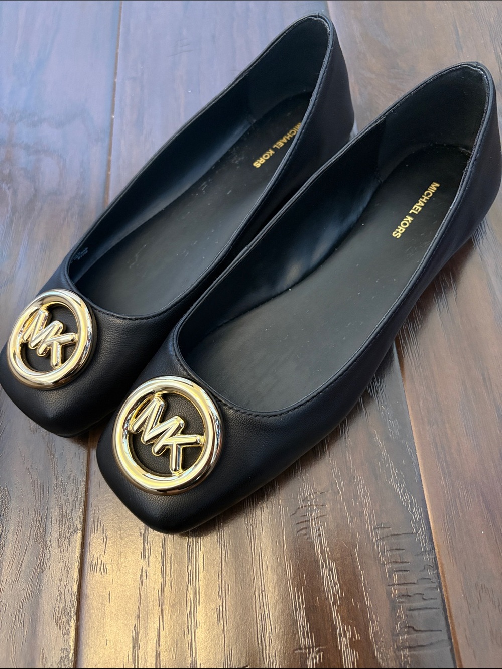 MICHAEL KORS Black Leather Ballet Flats with Gold MK Medallion